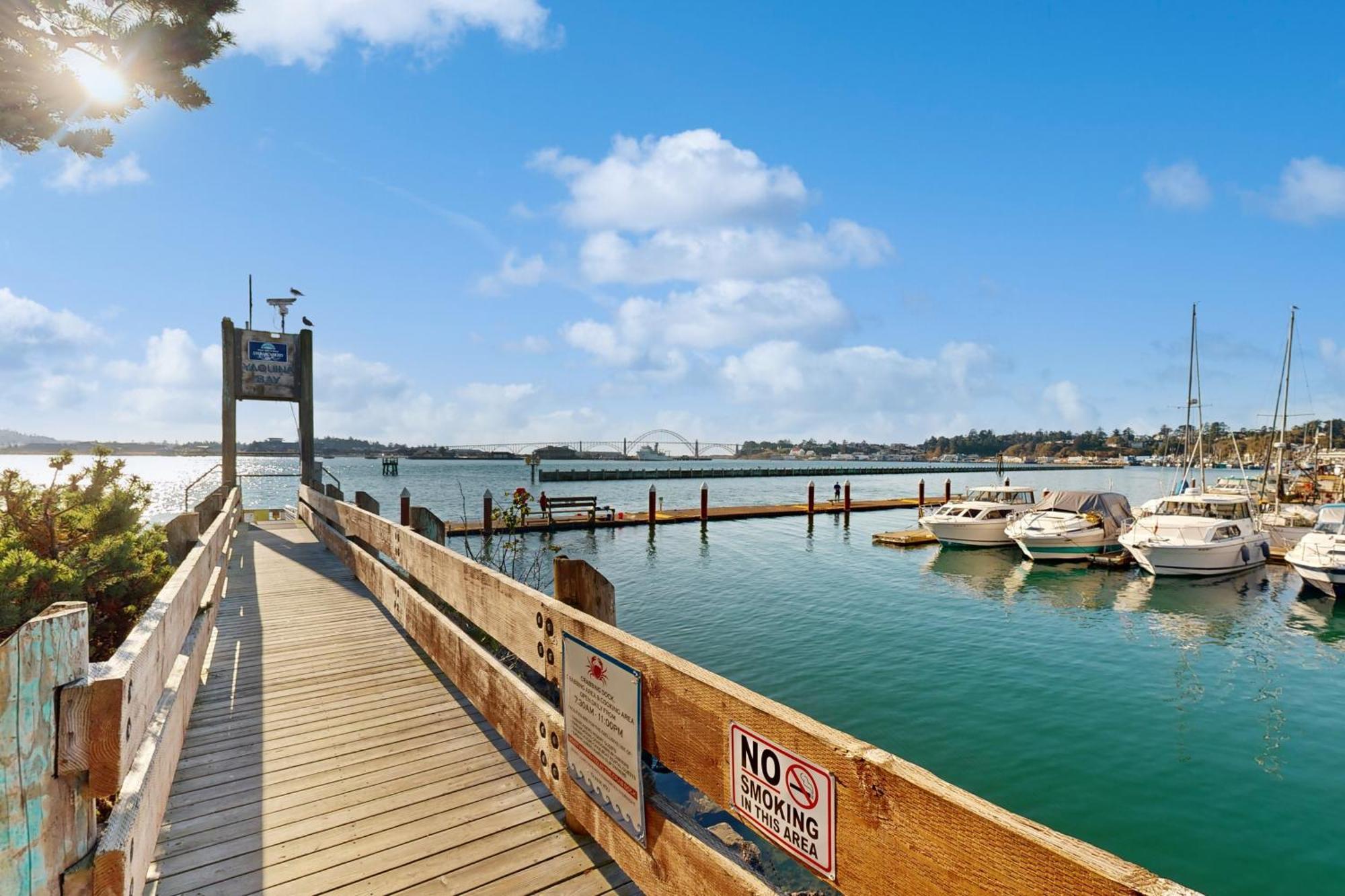 The Embarcadero Condos Newport Exterior foto